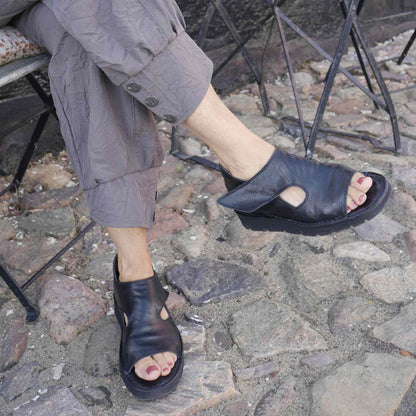 Sort Skind Sandal med Velcro fra Bubetti