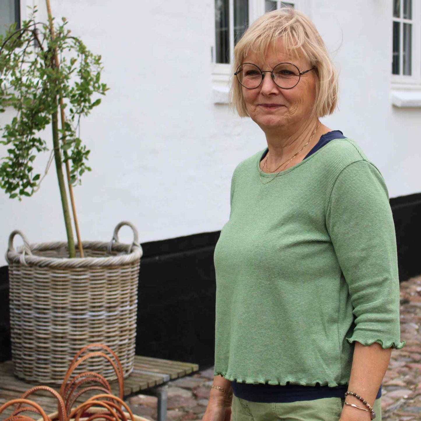 Anbi Jette lysegrøn stribet økologisk bomuldsbluse
