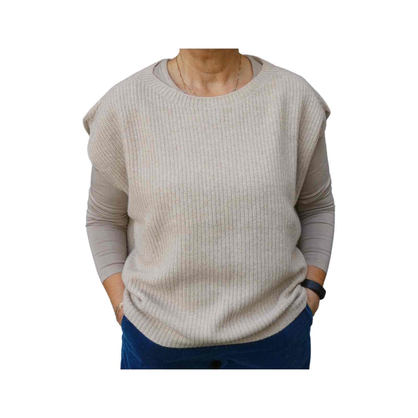 Strik vest Liva fra Gorridsen i cream hos Anbi