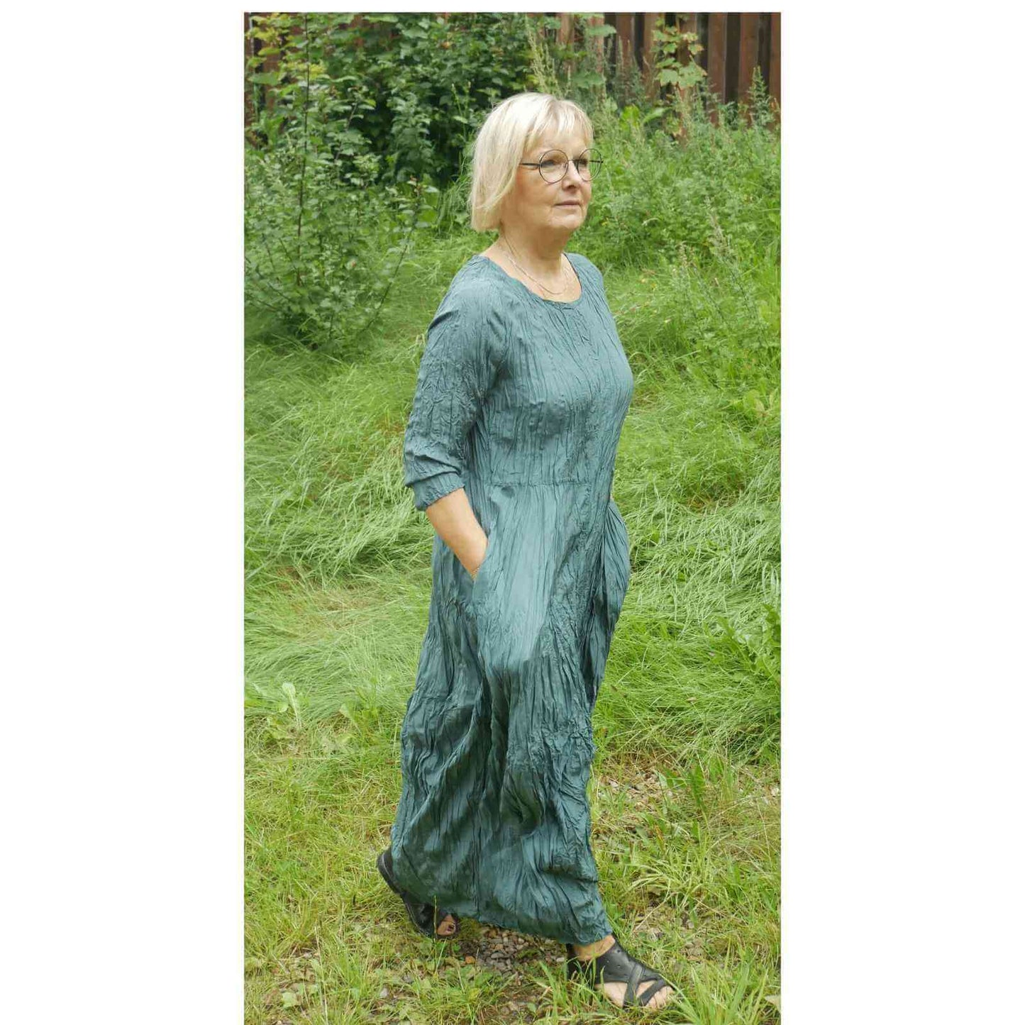 Grøn Wota kjole med 3/4 ærmer fra Praechtig Berlin