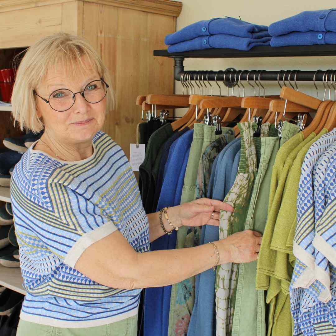 Jette Dyrvig i Anbi butik på Tammestrup Gods