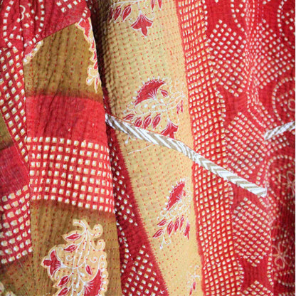upcycled bomulds saree stof på kantha jakke rød