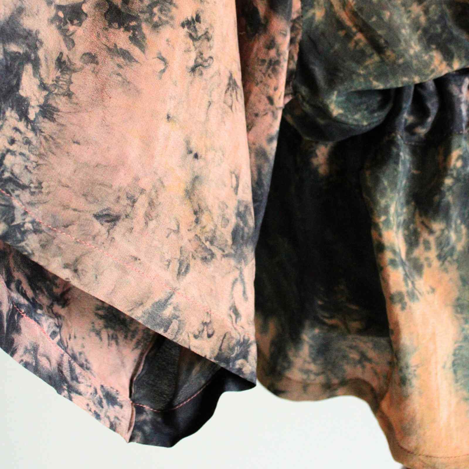 silke ærme på fersken og sort kimono