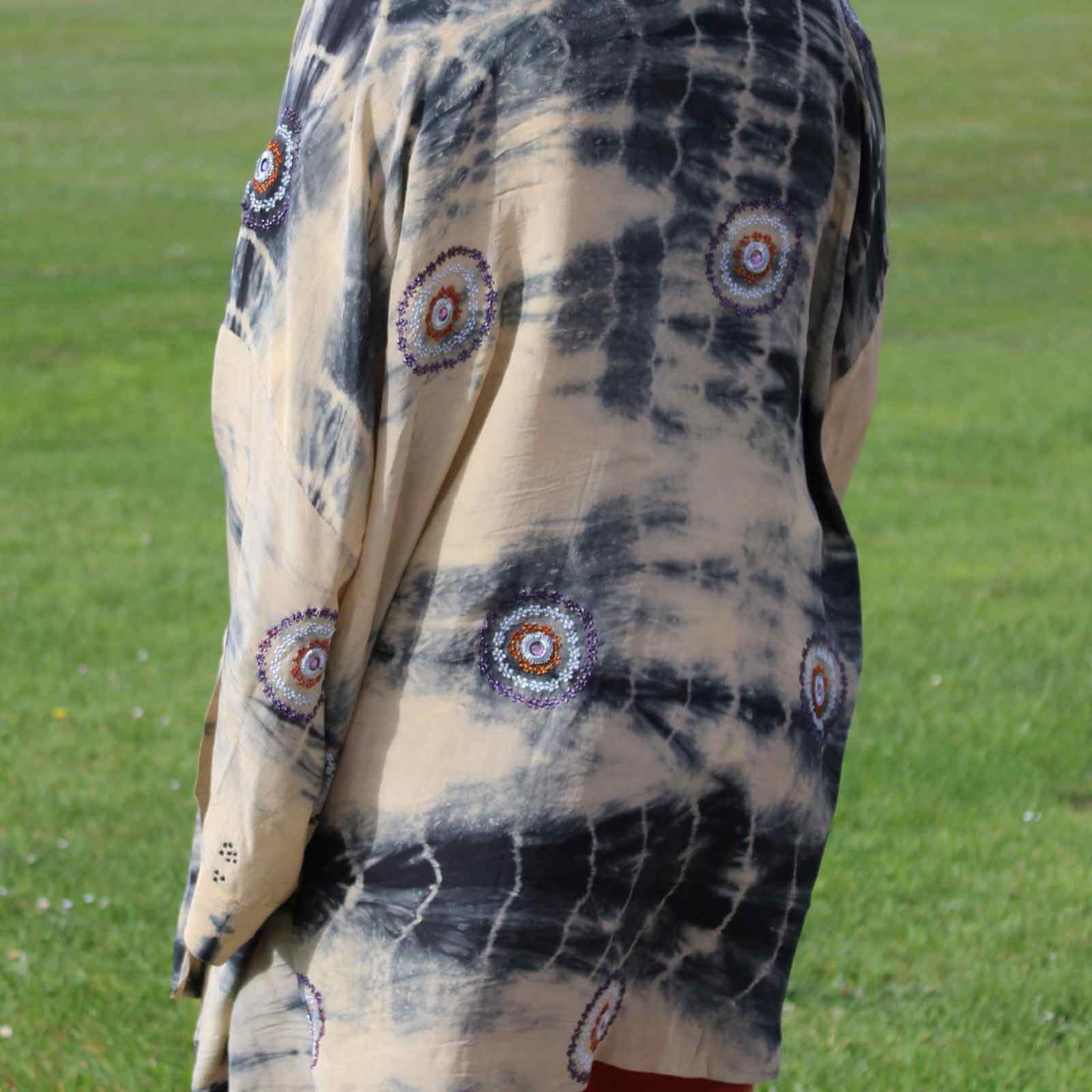 sandfarvet silke kimono bagfra
