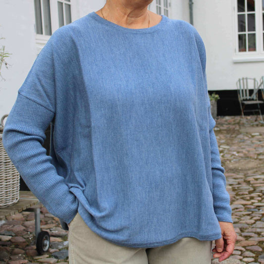 Lyseblå Ingrid trøje fra Muse Wear