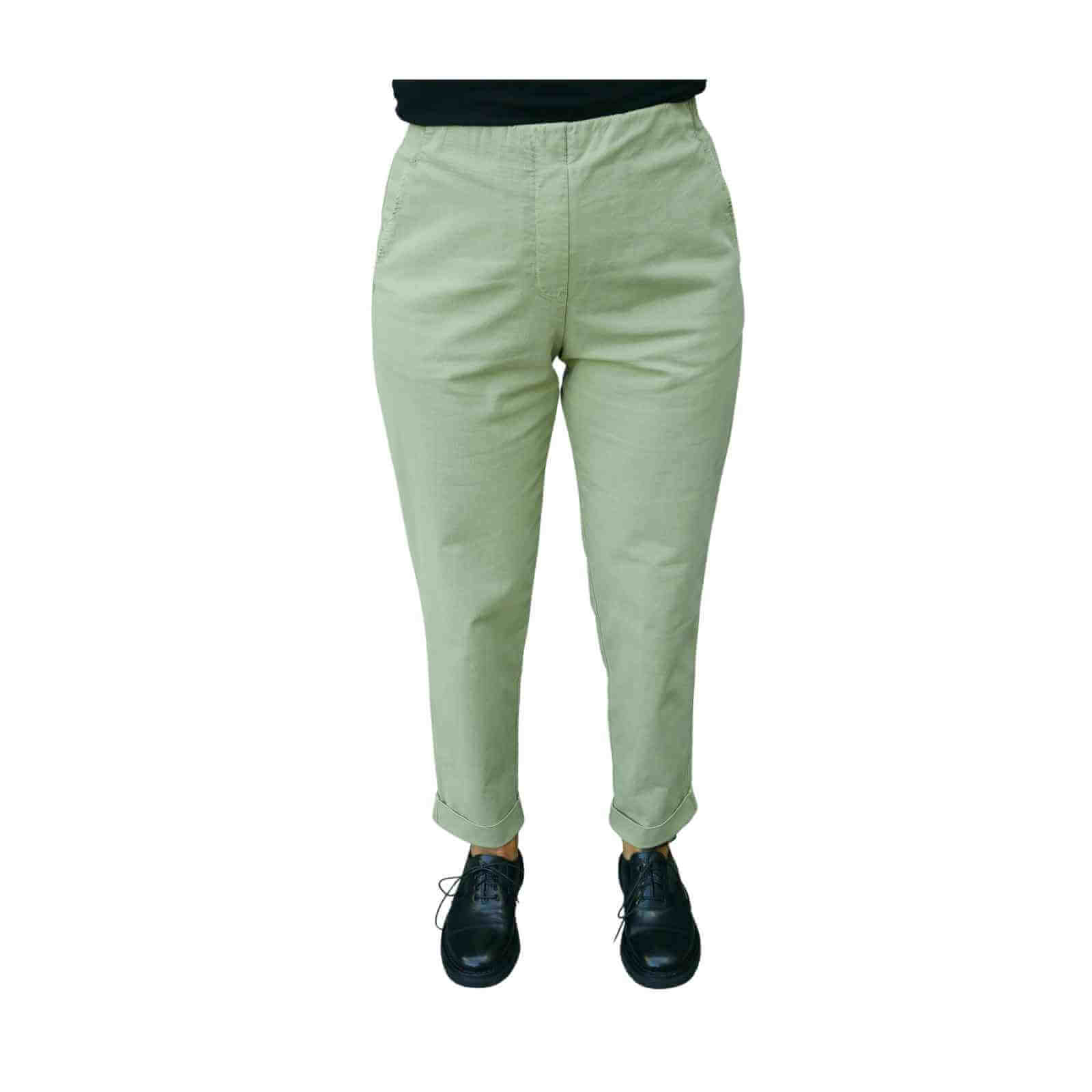 Oska bukser med elastik i livet, model Eliisa i grøn hos Anbi