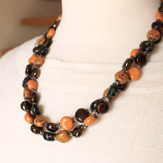 perlekæde med orange, rune og bronze perler