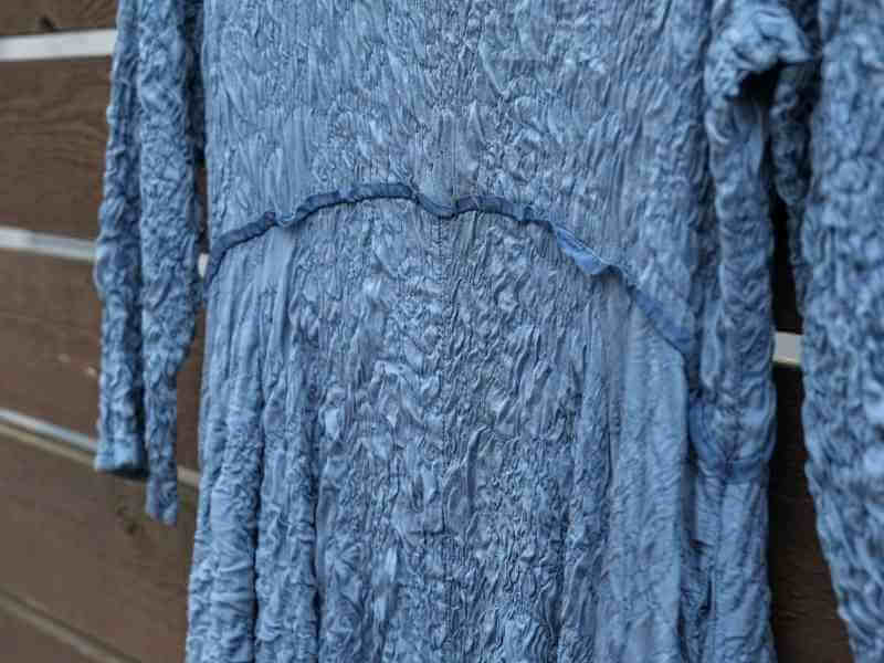 Blå silkekjole med 3/4 lange ærmer fra Praechtig Belin - Anbi