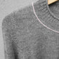 Grå baby alpaca bluse med lyserød kant