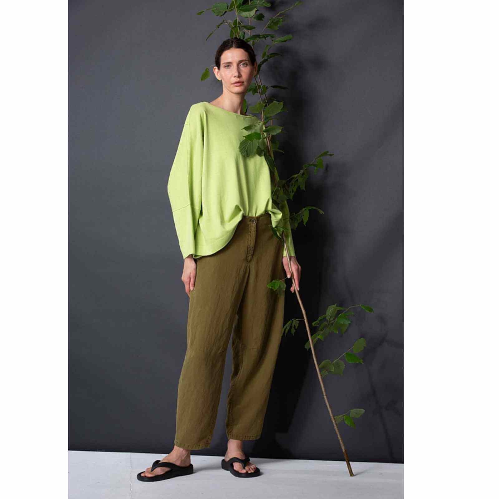 Oska model i grønne hør/lyocell bukser