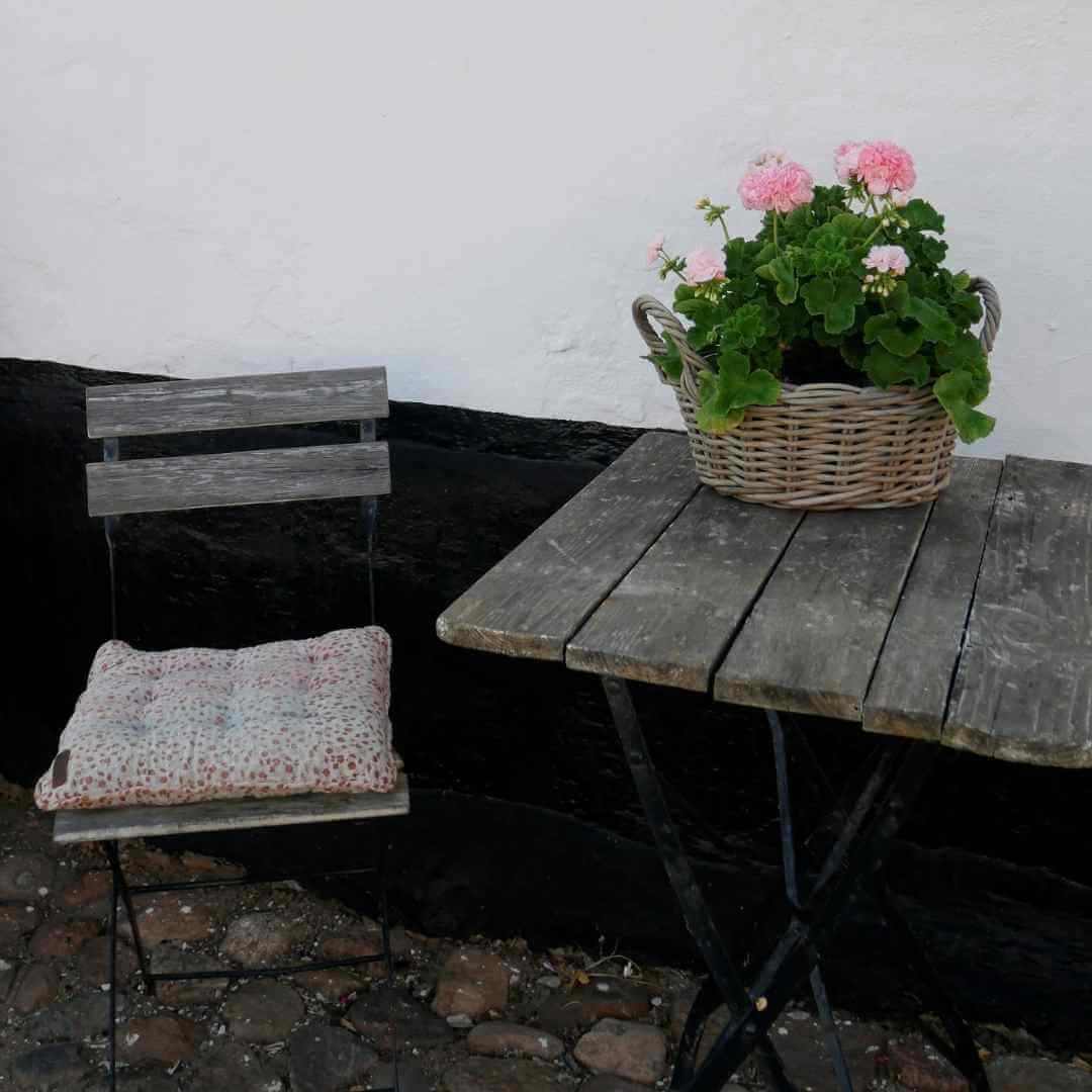 Havebord og stol til Anbi i Skanderborg
