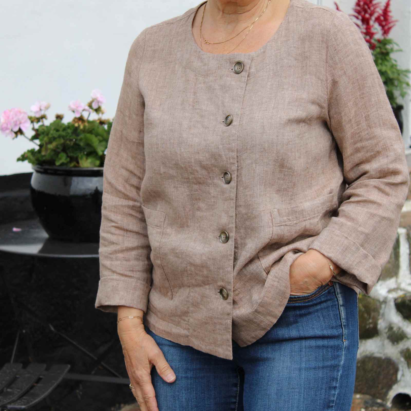 naturfarvet hørjakke med knapper