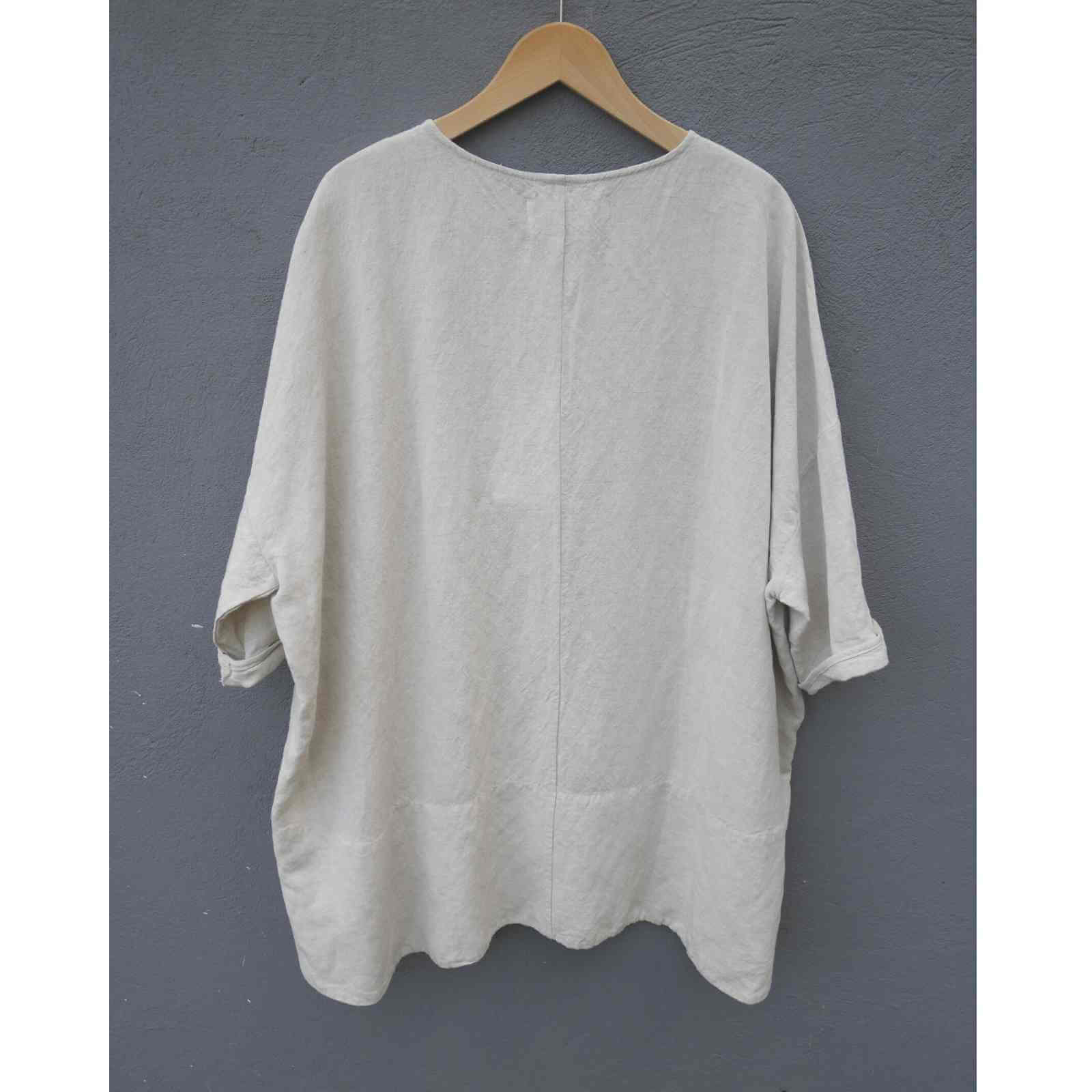Beige oversize top bagfra , Theresa Blouse fra Muse Wear