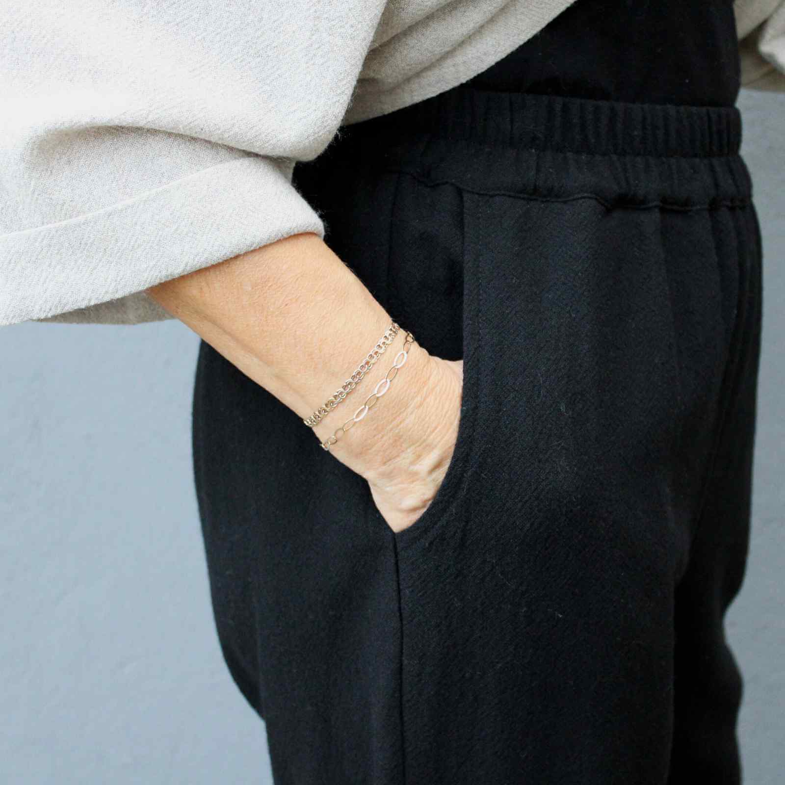 Sorte Laura pants med sidelommer fra Muse Wear
