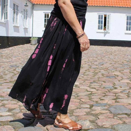 Lang silke nederdel med elastik onesize