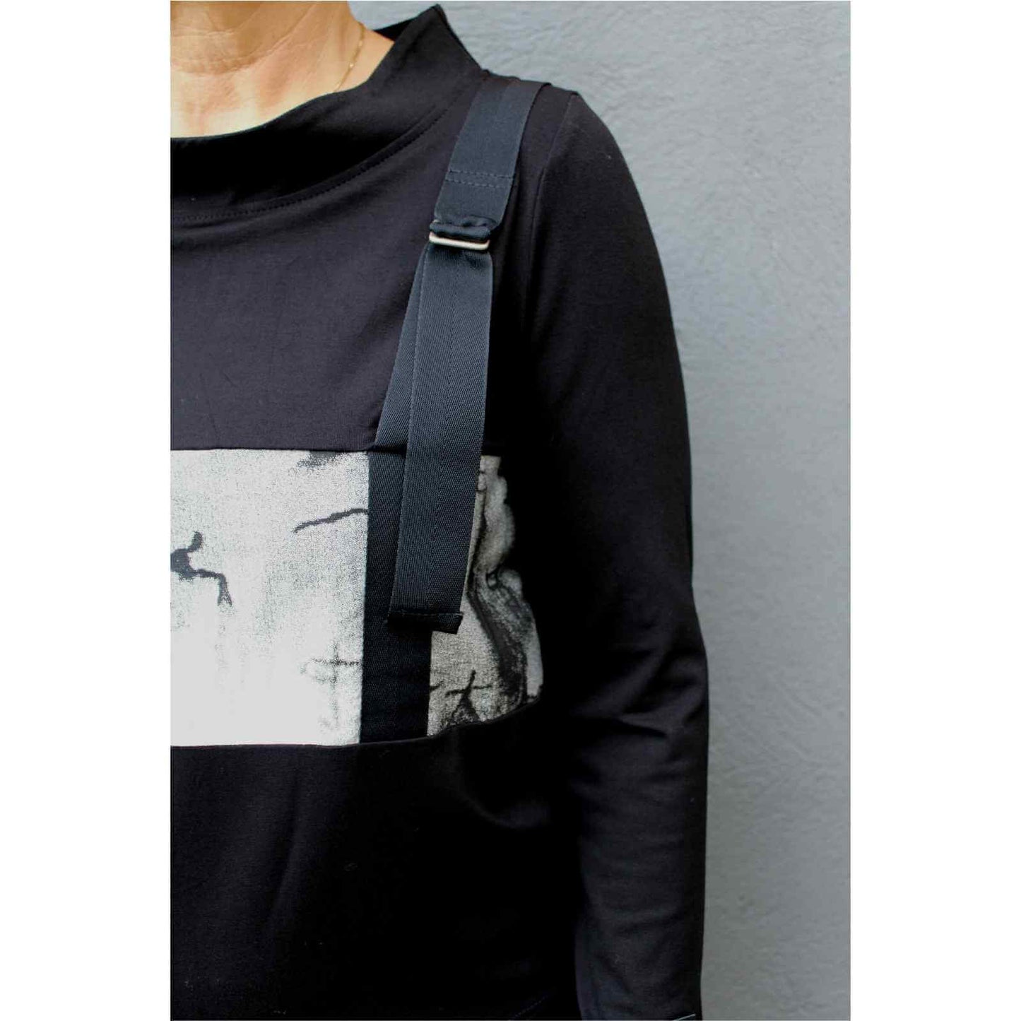 Rem detalje på sort bluse fra E-Avantgarde