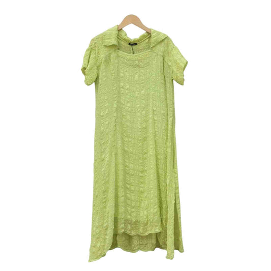 Festlig kjole i 100% silke i farven limegrøn