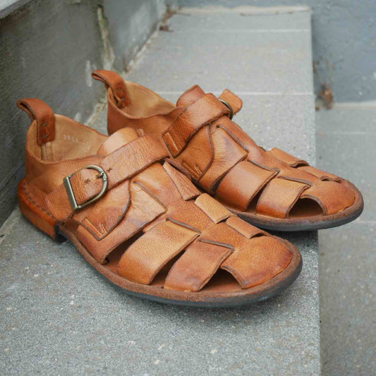 Skind sandaler i flet cognac farvet fra Bubetti